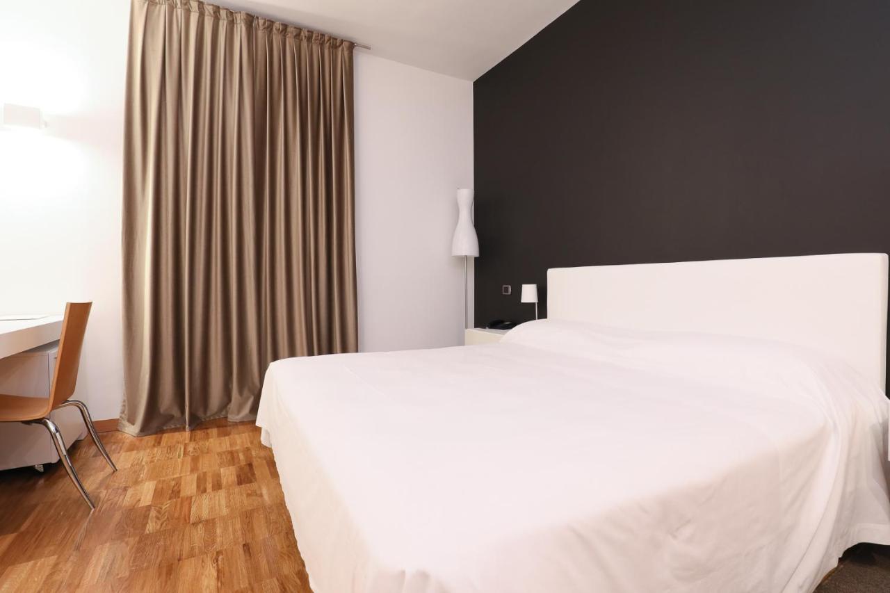 Hotel Aleramo Asti Ngoại thất bức ảnh